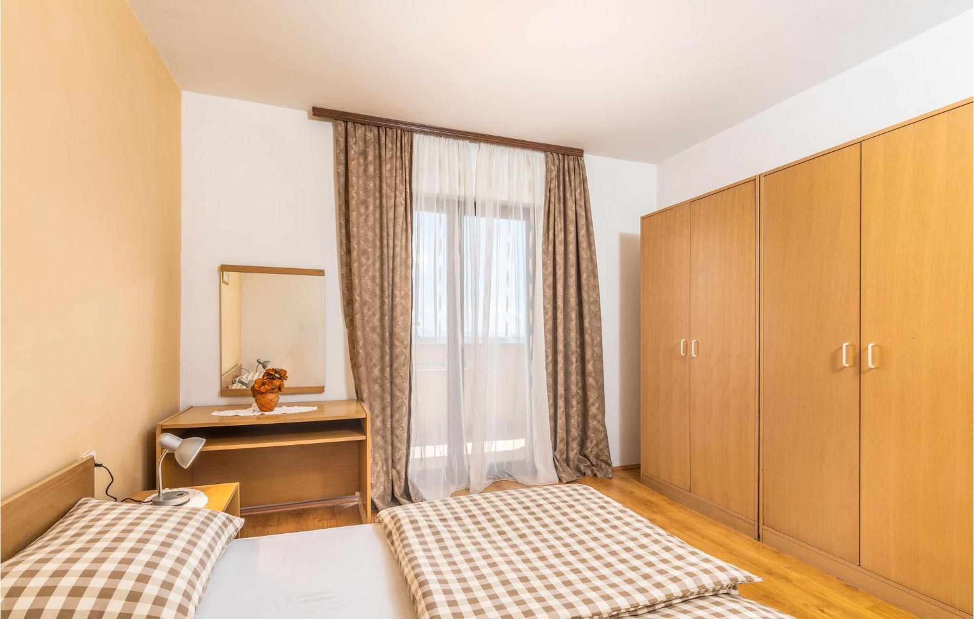 Gorgeous Apartment In Krk With Wifi Krk Town Luaran gambar